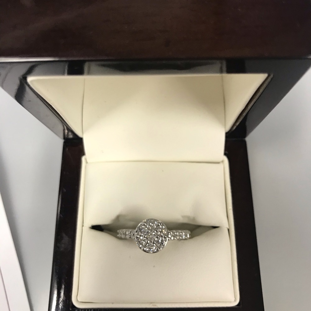Wedding ring - Picture 3 of 5